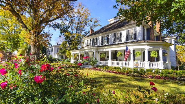 Transforming Spaces: The Colors Homeowners are Ditching in 2026