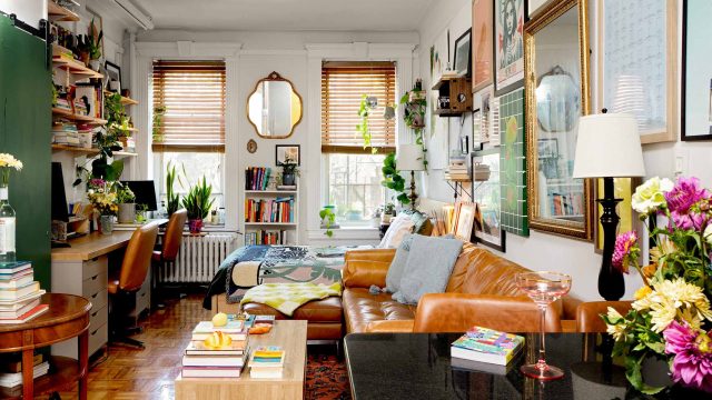 Maximizing a 400-Square-Foot Studio: Smart Living in Small Spaces