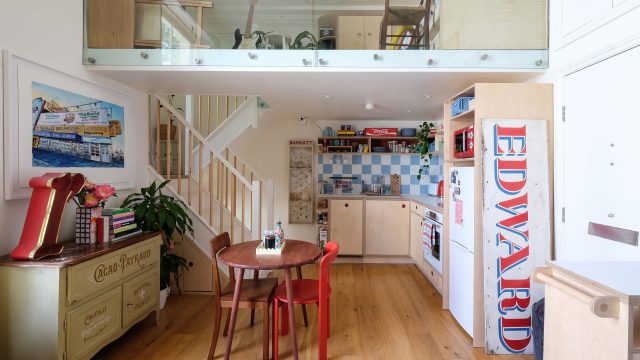Transform Your Small Bedroom with Innovative Storage Solutions