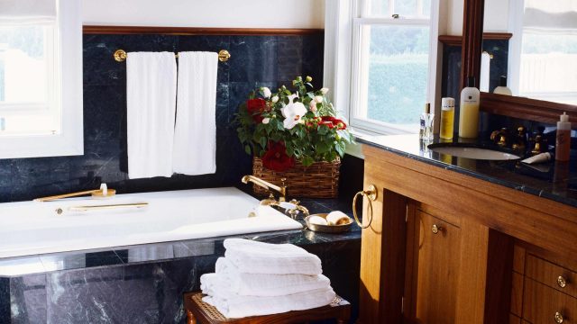 Reviving the Bold: Why '80s Bathroom Trends Are Making a Comeback