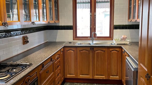 Transforming a Vintage Kitchen into a Vibrant Culinary Space