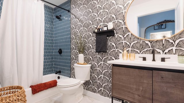 Transform Your Bathroom Aesthetic with Creative Décor Solutions