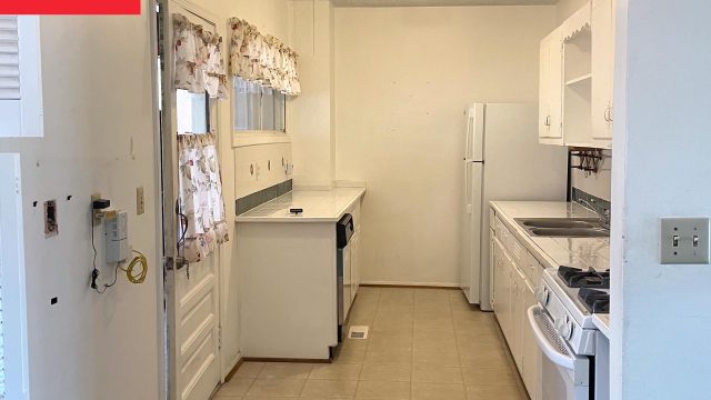 Transforming a Tiny Kitchen: Innovative Solutions for Small Spaces
