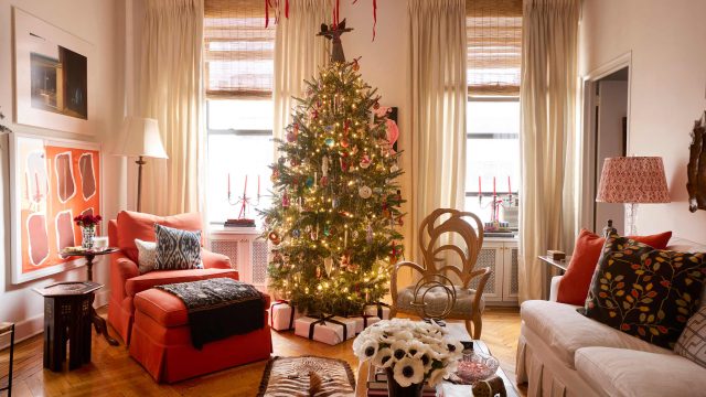 Discover the Latest Trendy Holiday Decor at Cracker Barrel
