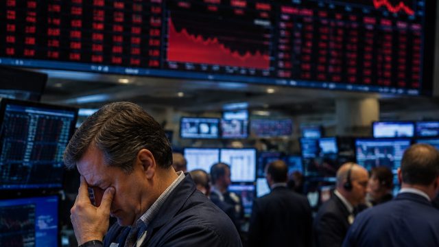 Global Market Turbulence: Tech Sell-off Triggers Widespread Decline