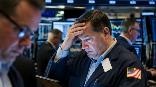 Global Stock Markets Face Turbulence Amidst Tech Sector Decline