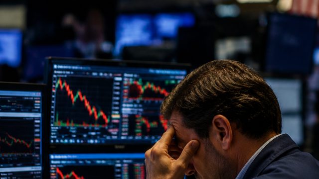 Tech Stocks Face Selling Pressure Amid AI Investment Concerns
